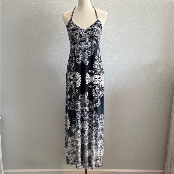 Express Dresses & Skirts - Express Blue White and Gray maxi dress with floral design Size Small